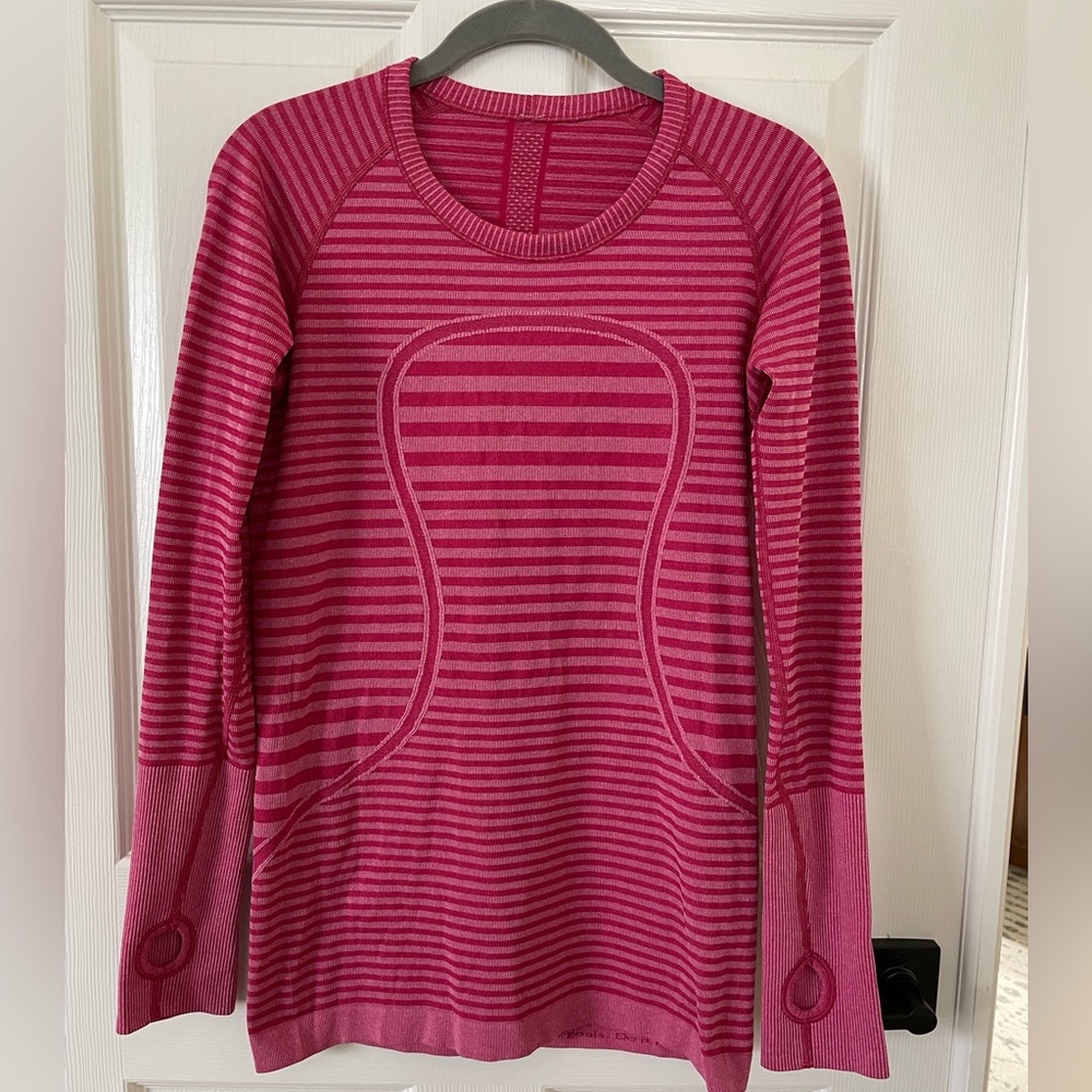 Lululemon cute bright pink long sleeved top